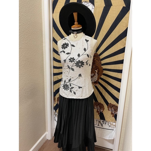 🌈 Beautiful embroidered contemporary top - Picture 11 of 11